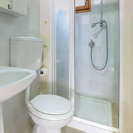 בית נופש Inviting Mobile Home In Sorso With Shared Pool סורסו