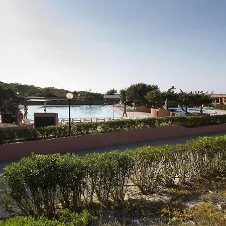 Inviting Mobile Home In Sorso With Shared Pool בית נופש