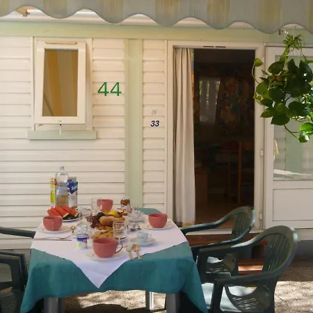 בית נופש Inviting Mobile Home In Sorso With Shared Pool *