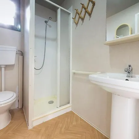 Dom wakacyjny Inviting Mobile Home In Sorso With Shared Pool Sorso